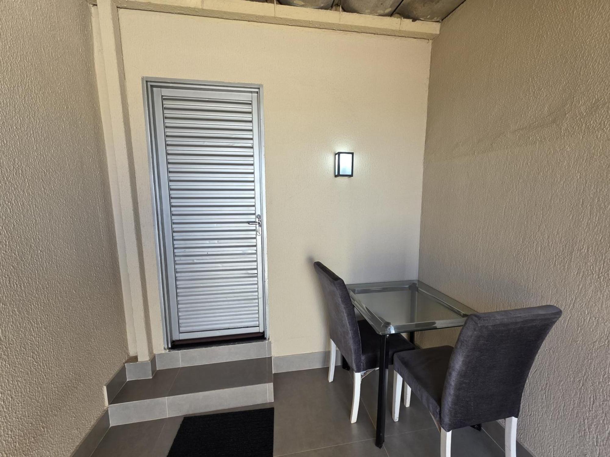 Suite2 Privativa Climatizada Mobiliada Com Garagem E Wi-fi Casa de férias Goiânia